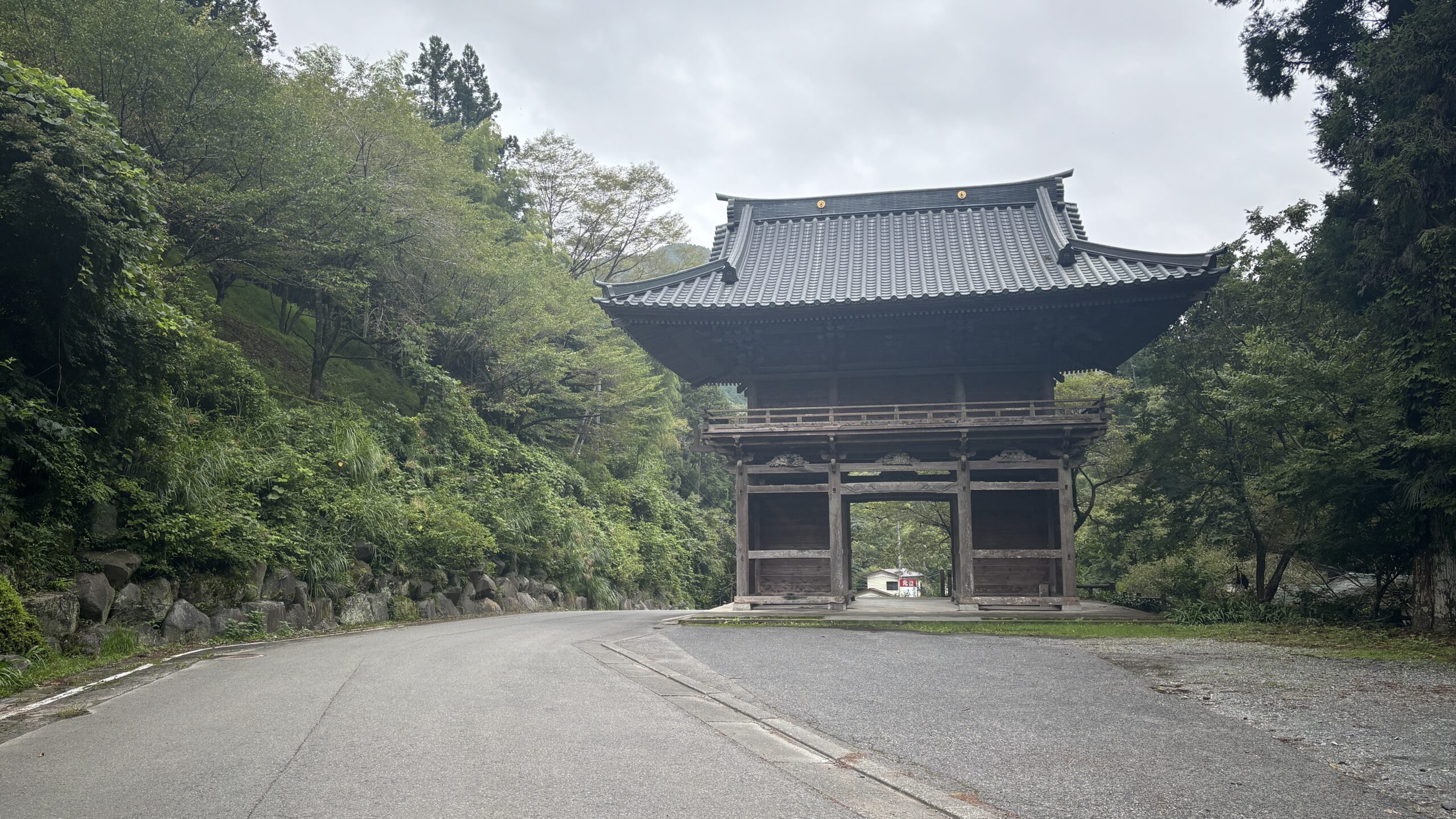 出流山満願寺の写真